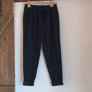 Lululemon Navy/black snakeskin Joggers, size 6